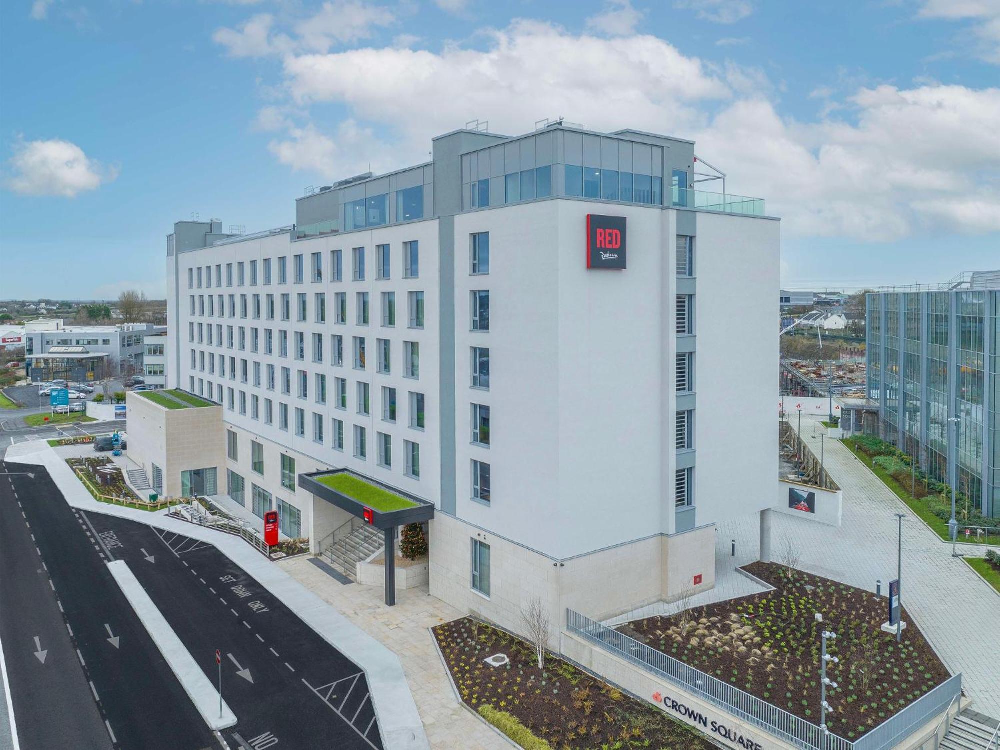 ホテル Radisson Red ゴールウェイ エクステリア 写真