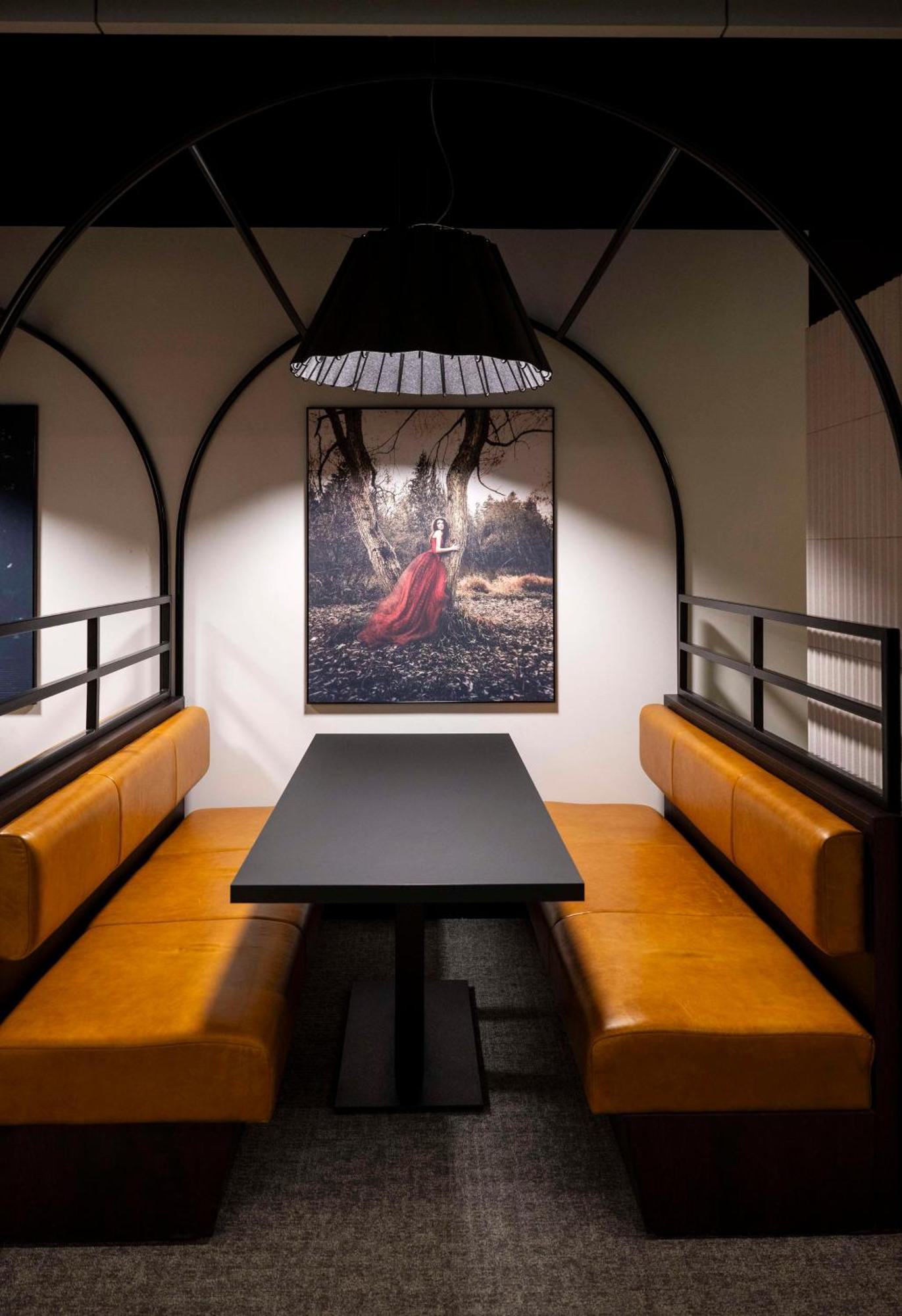 ホテル Radisson Red ゴールウェイ エクステリア 写真