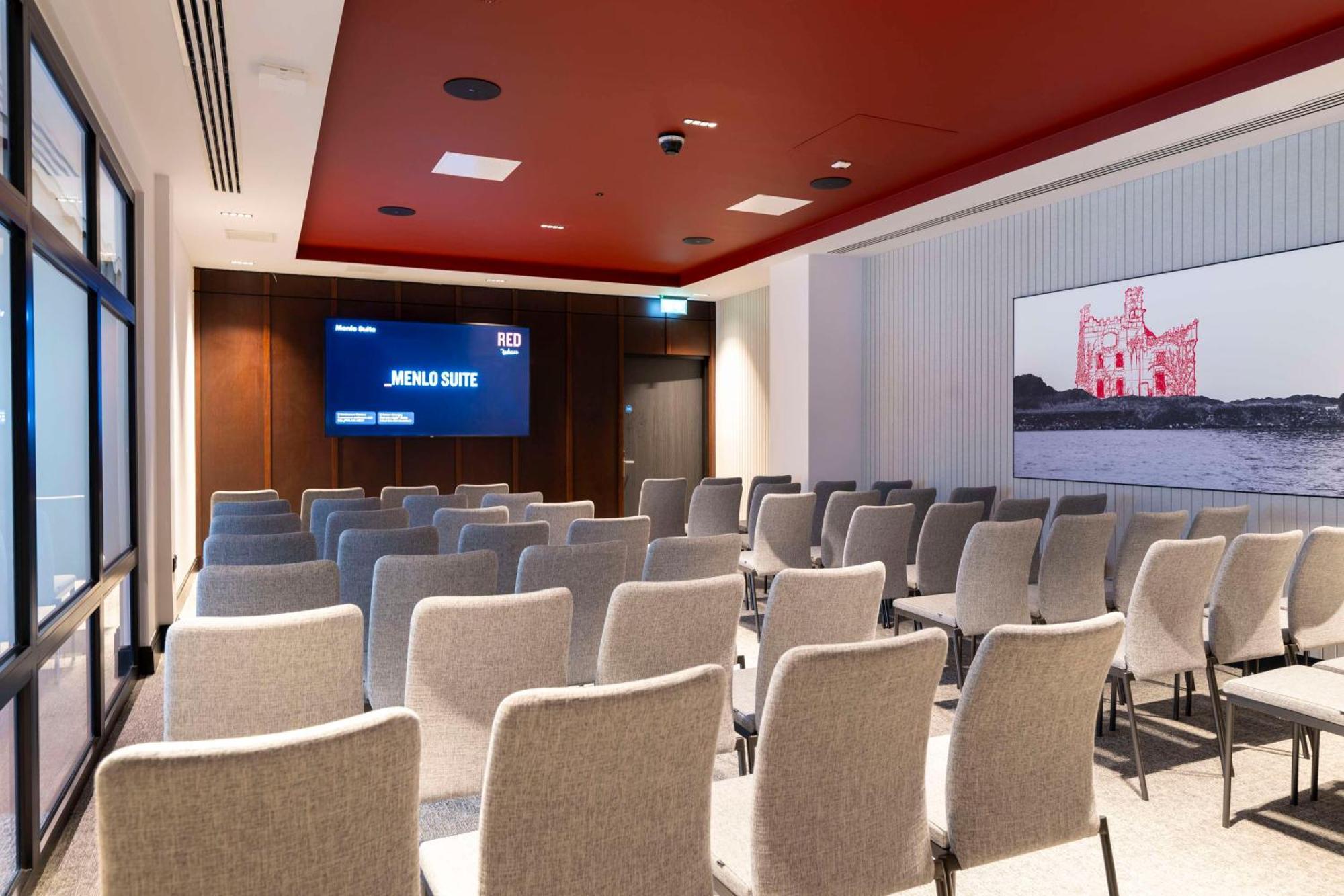 ホテル Radisson Red ゴールウェイ エクステリア 写真