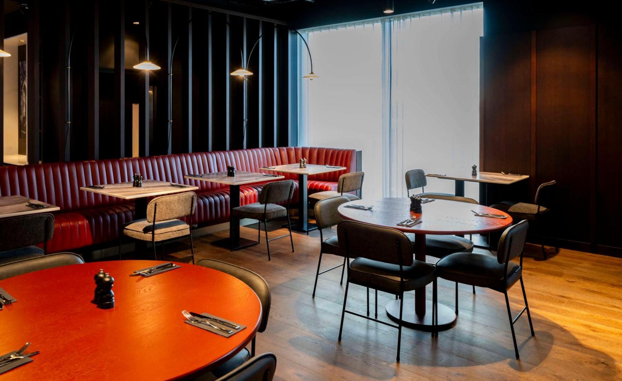 ホテル Radisson Red ゴールウェイ エクステリア 写真